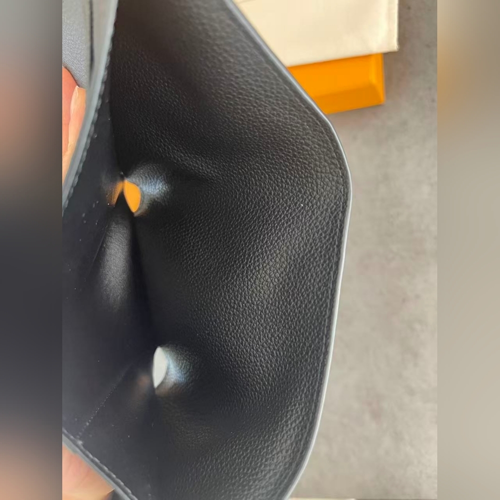 Louis Vuitton Victorine Wallet - Picture 9 of 11